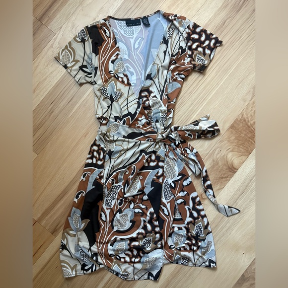 Vintage Attention Paisley Brown and Cream Wrap Dress Size Medium - Picture 1 of 2
